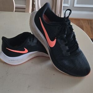 Nike Men's Zoom Pegasus 37 Sneakers